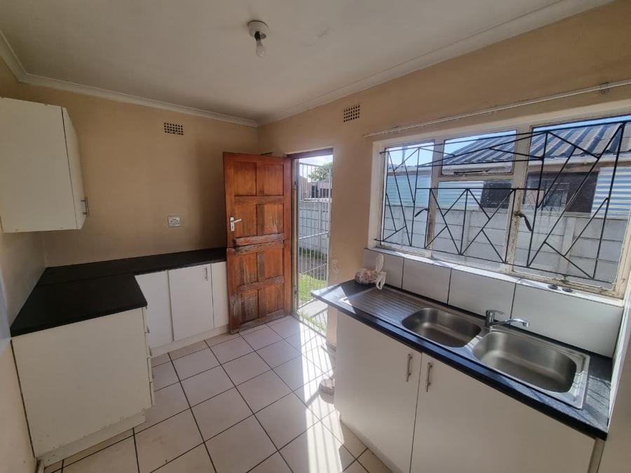 To Let 3 Bedroom Property for Rent in Devon Park Village Western Cape